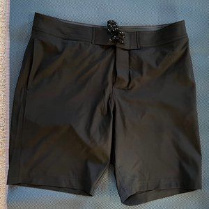 Amazon Essential Men's 33" Swim Trunks, Black